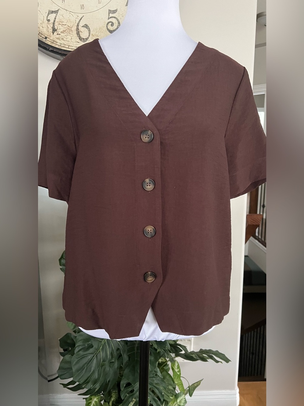 Reitmans Short Sleeve V-Neck Button Down Blouse